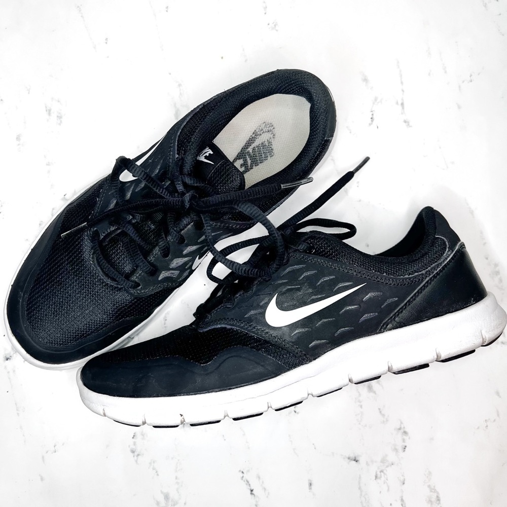 Nike Orive 677136-010 NM Black white Running athletic tennis shoes sneakers